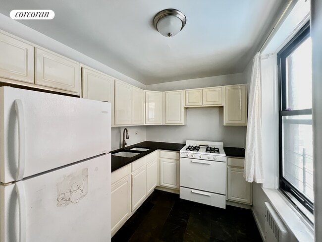 Building Photo - 160 Ocean Pkwy