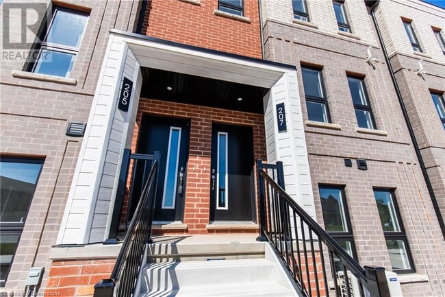 Building Photo - 207 Burke St