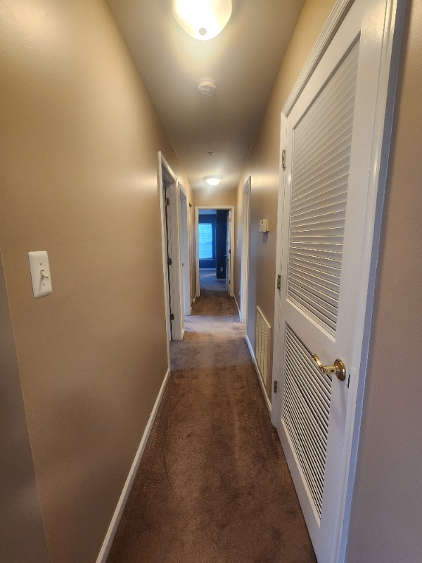 Building Photo - 2026 Windsong Dr