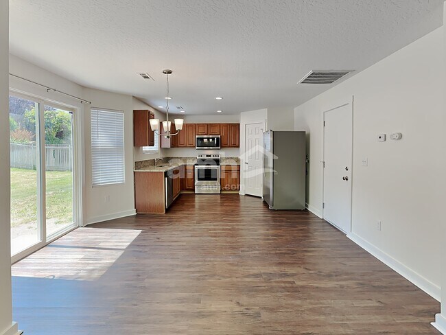 Foto del edificio - 16397 Jewel Way