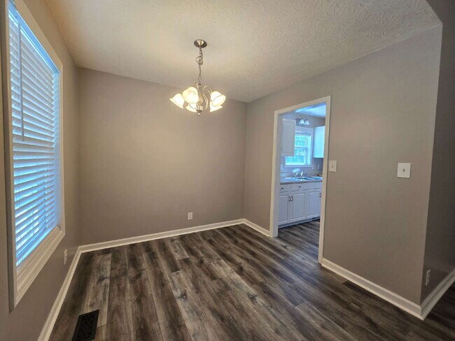 Foto del edificio - 460 Caney Ln
