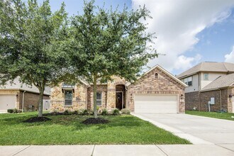 Building Photo - 321 Westwood Dr