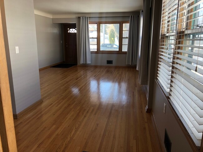 Building Photo - 6009 Xerxes Ave S