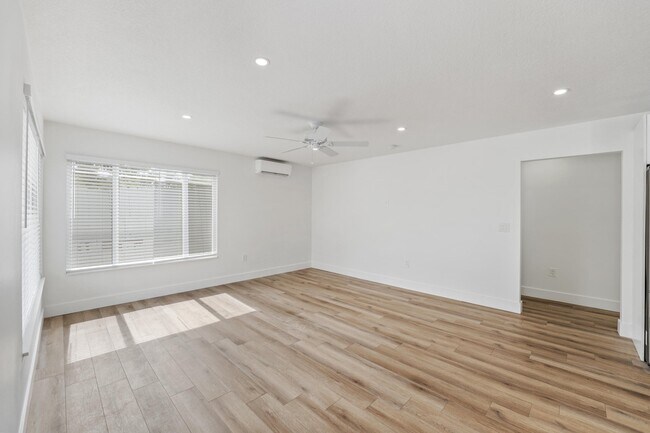 Building Photo - 1279 Beach Rd