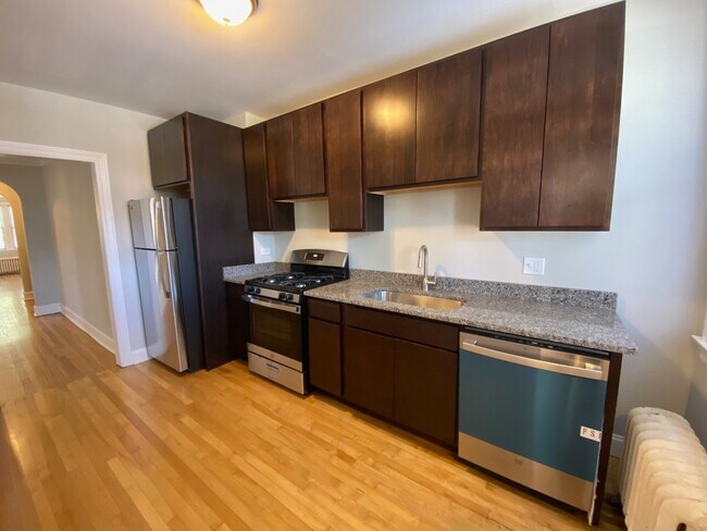 Building Photo - 5022 N Harding Ave