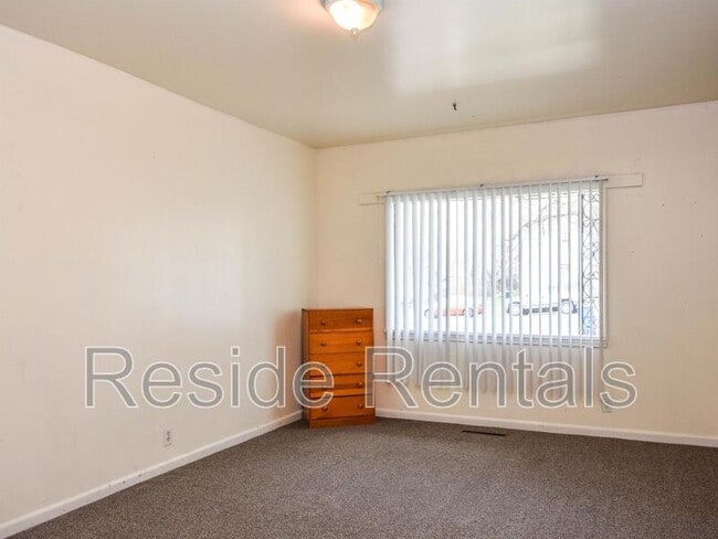 Building Photo - 632 E 600 N