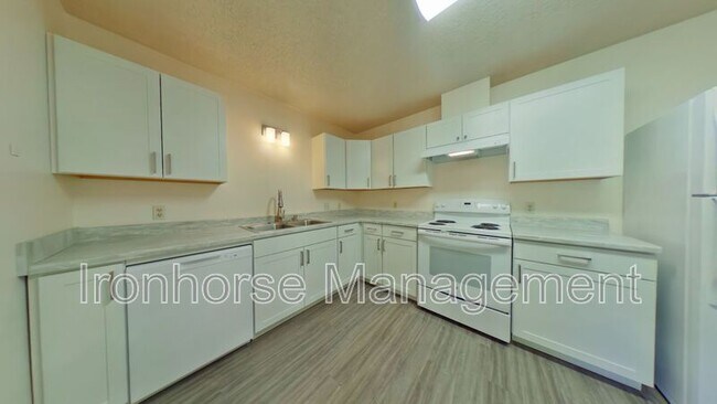 Foto del edificio - 811 W Villard St