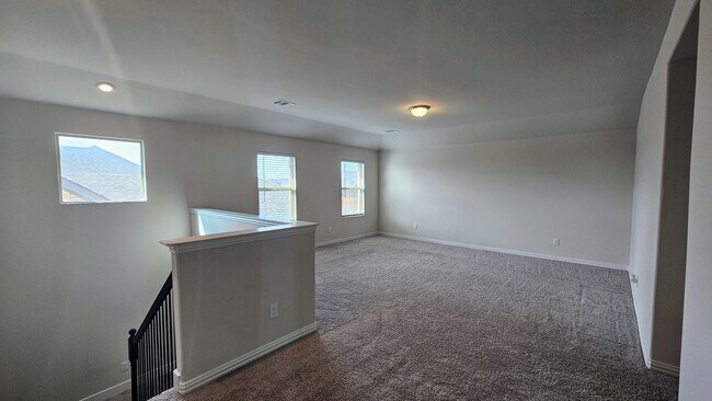 Foto del edificio - Spacious Ventana Home with all appliances!