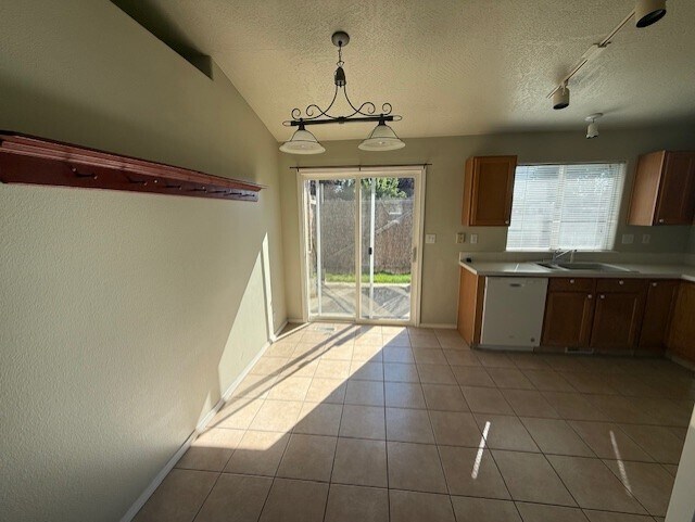 Foto del edificio - 2526 N Iris Pl