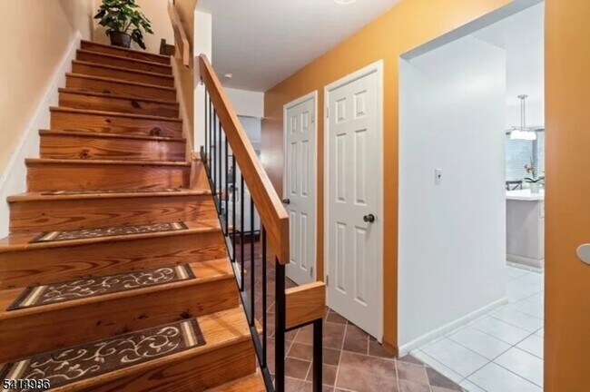 Foto del edificio - 606 Robin Rd