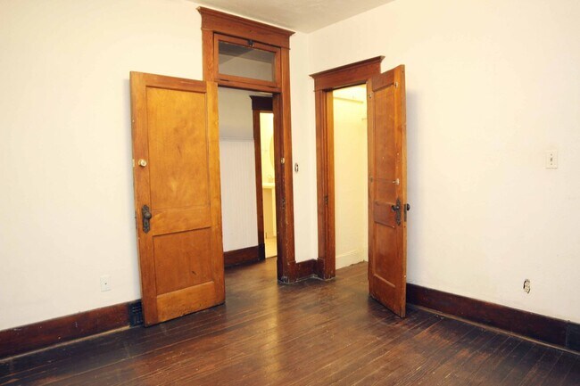 Foto del edificio - 637 Mathews St