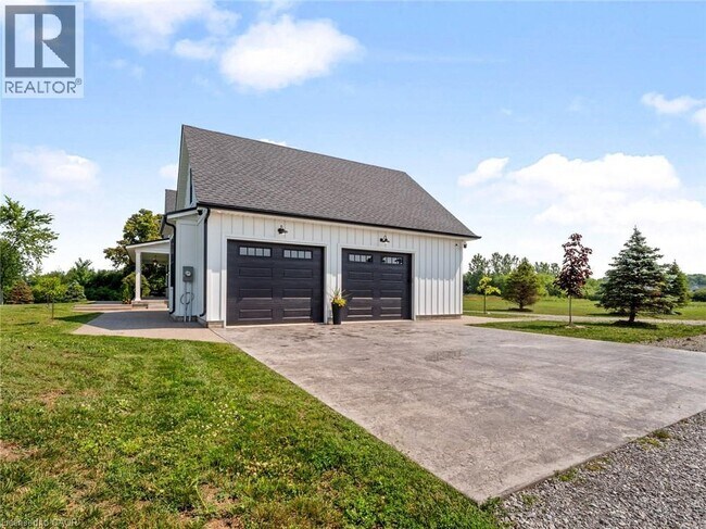 Building Photo - 51075 Deeks Rd S