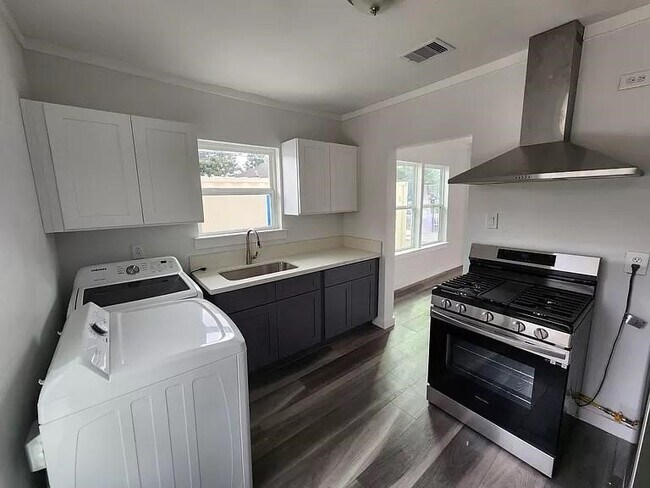Foto del edificio - 3903 Broyles St