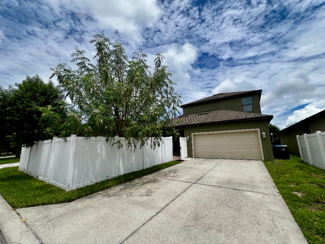 Photo - 13318 Longacre Dr House