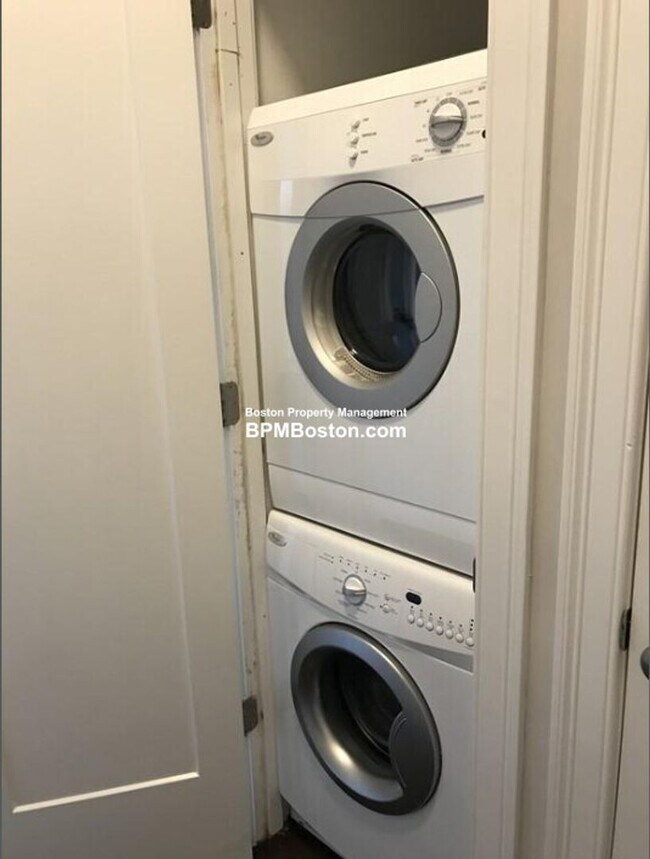 Foto del edificio - Gorgeous 3 bed 2 bath