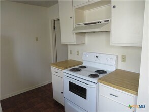 Building Photo - 507 E Beeline Ln