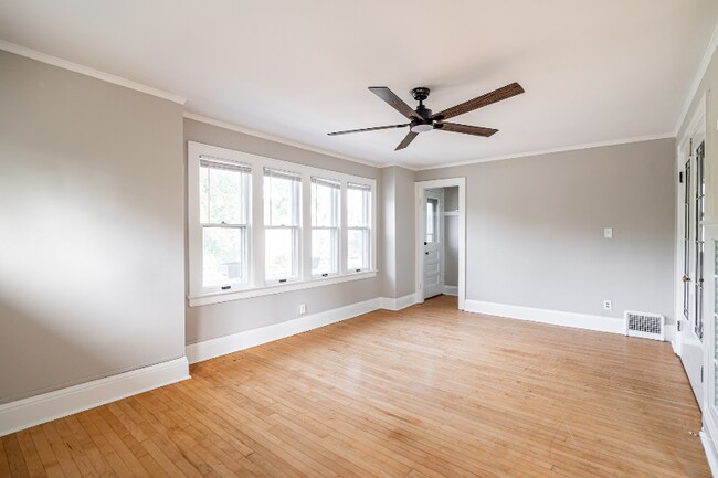 Foto del edificio - 4800 N Bartlett Ave