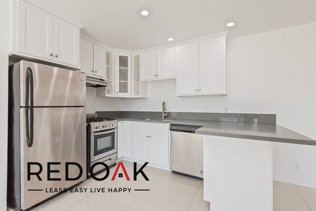 Foto del edificio - 3540 Fletcher Dr