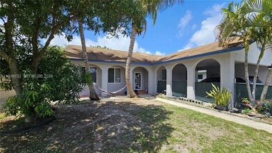 Building Photo - 117 NW 11th Ave