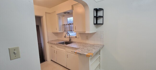 Foto del edificio - 6075 W 54th St