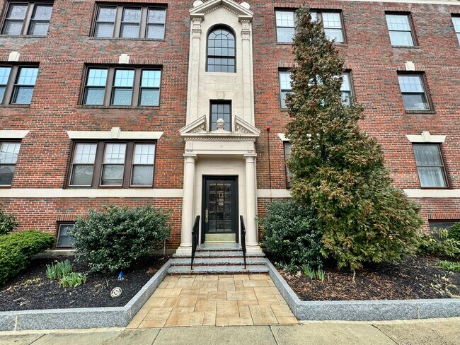 Foto del edificio - 1992 Commonwealth Ave