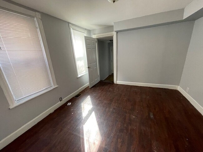 Foto del edificio - Charming 1-Bedroom Apartment with Private ...