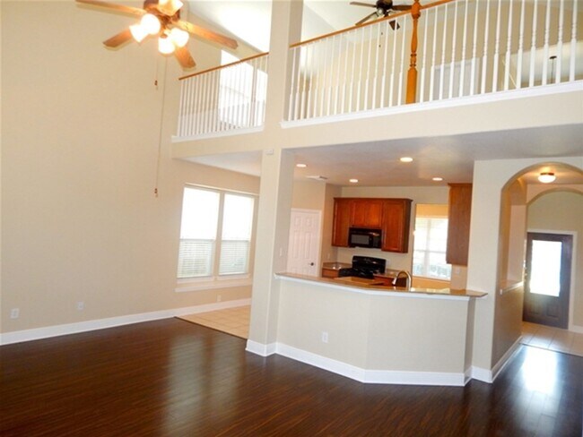 Foto del edificio - 814 Levi Bend