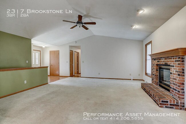 Foto del edificio - Stunning 3BR/2BA Waukesha Single Family Home