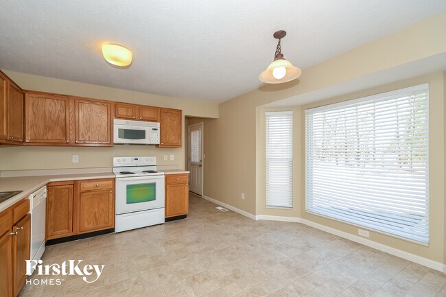 Foto del edificio - 17 Woodside Park Dr