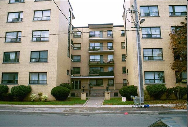 Photo du bâtiment - Suncrest Court