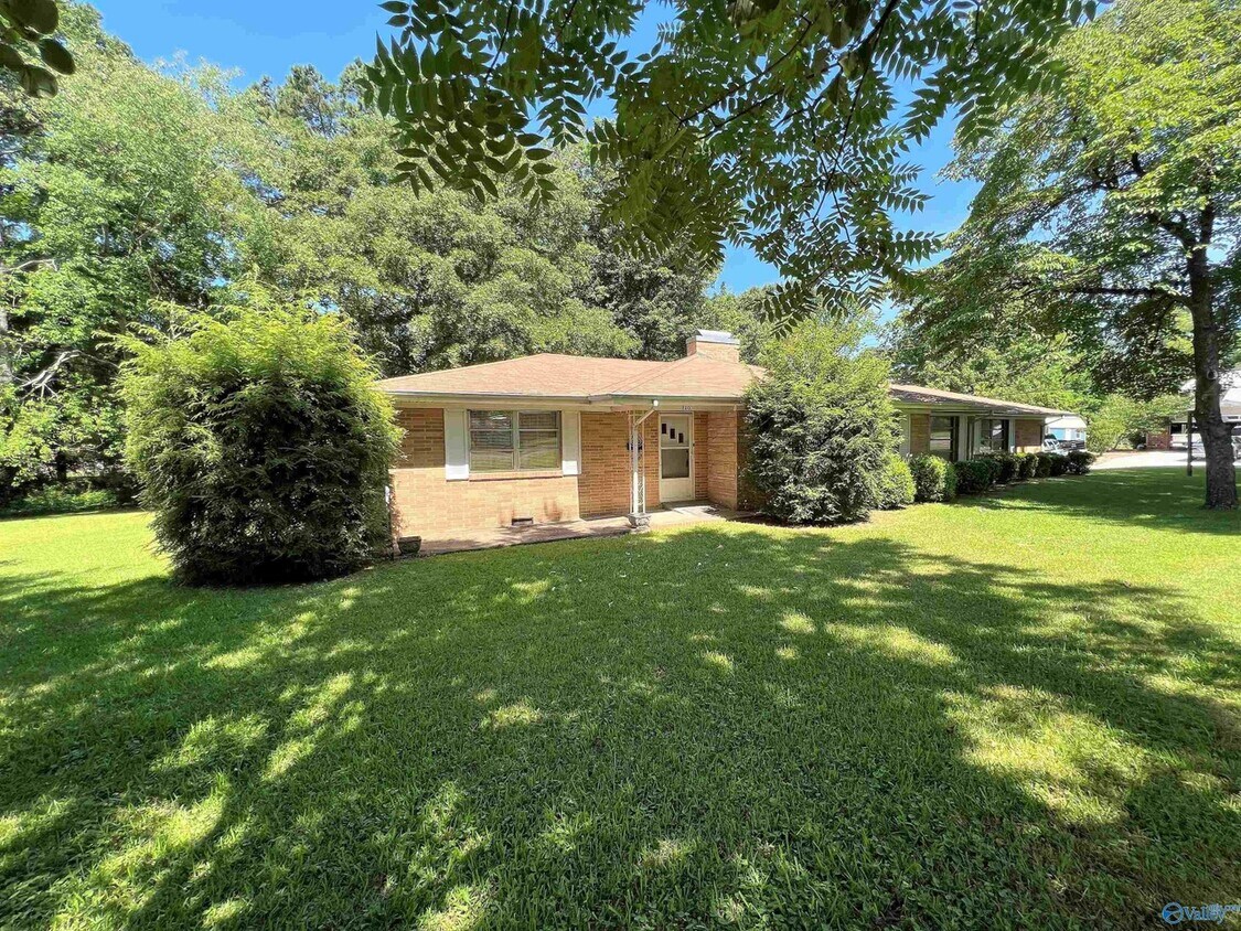 Primary Photo - 1203 Glendale Dr