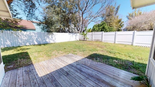 Building Photo - 133 Las Palmas Ln