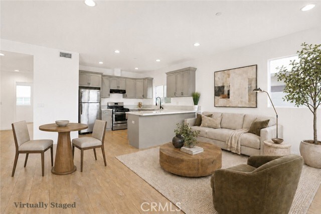 Foto del edificio - 5729 Willowcrest Ave