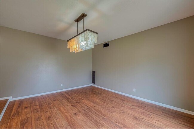 Building Photo - 10902 Sagevale Ln