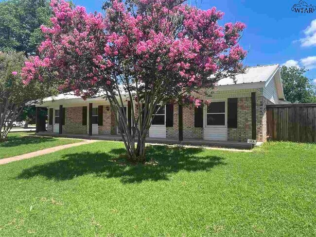 Building Photo - 2801 McNiel Ave