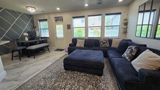 Foto del edificio - 12415 Jasmine Brook Ln