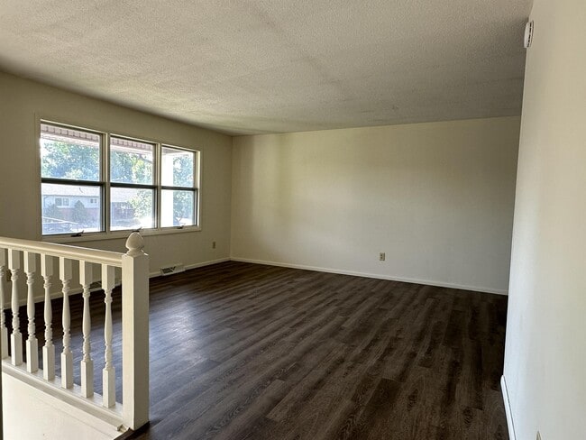 Building Photo - 4732 Windmill Rd