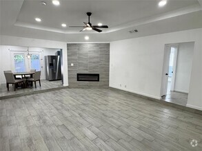 Building Photo - 3646 Country Club Dr W