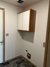 Building Photo - 2119 SW Canyon Dr