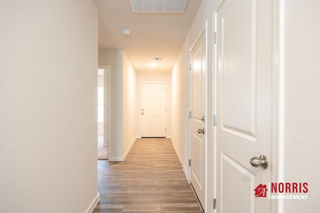 Building Photo - MOVE IN SPECIAL! Beautiful Brand New Home ...