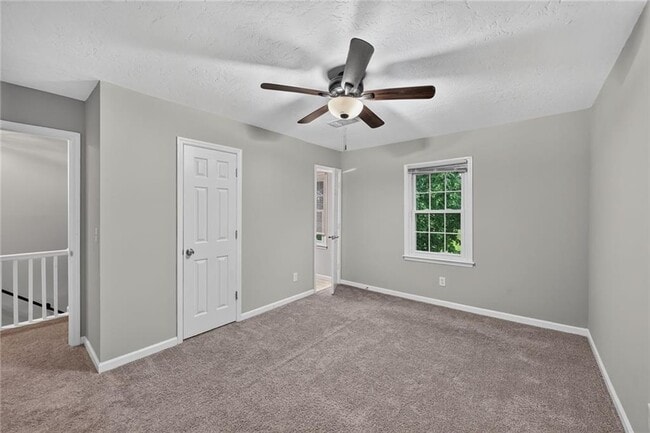 Building Photo - 226 High Creek Dr