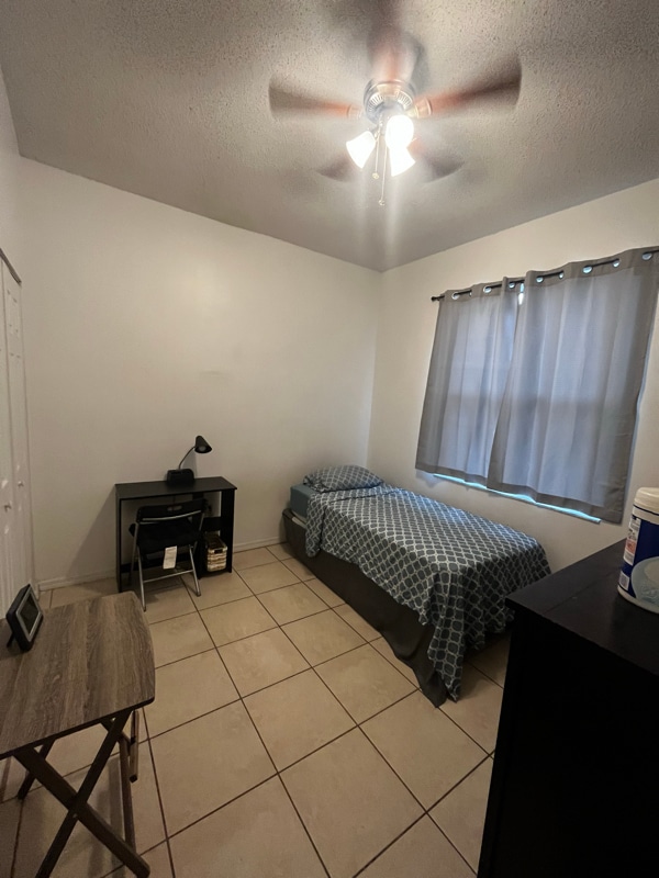 Foto del edificio - 4277 NE 10th Ct