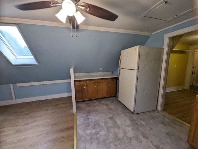 Building Photo - 39 Perry Ave