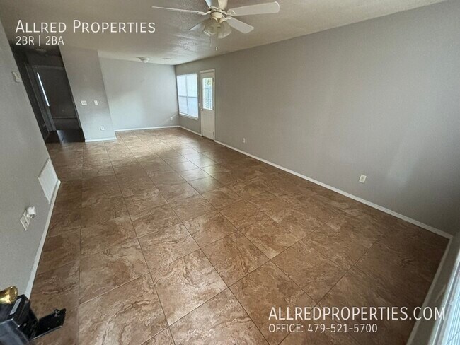 Building Photo - Located Close to the U of A and Downtown F...