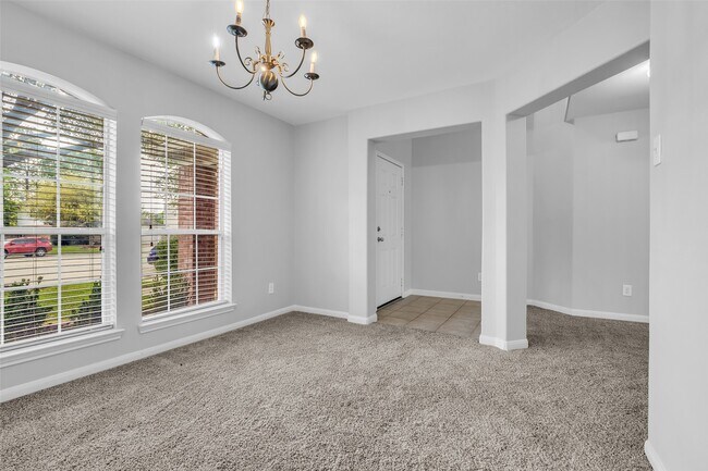 Foto del edificio - 23610 Hidden Maple Dr