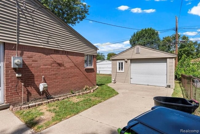 Foto del edificio - Gorgeous Madison Heights Gem!