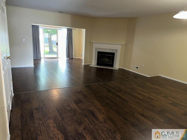 Building Photo - 3 Folkstone Ct