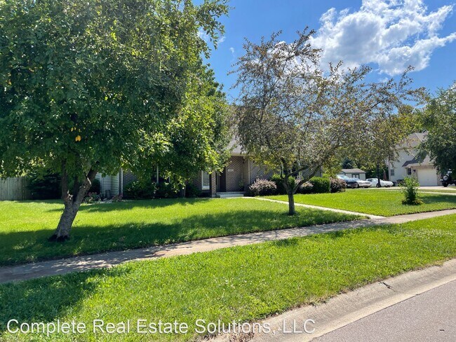 Building Photo - 3 br, 2.5 bath House - 2043 Parkside Dr.