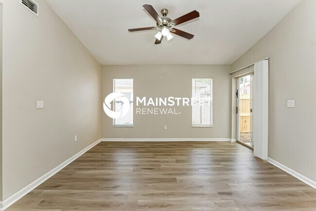 Foto del edificio - 4 Bedroom Pet-Friendly Home in St Petersburg, FL with Main Street Renewal