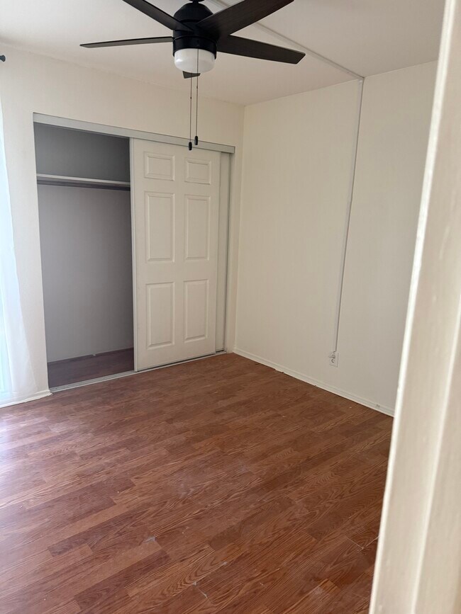Dormitorio 1 - 20134 Leadwell St